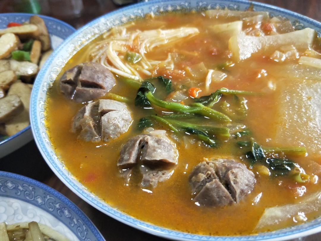番茄杂蔬肉丸汤-微微酸辣好吃又好喝