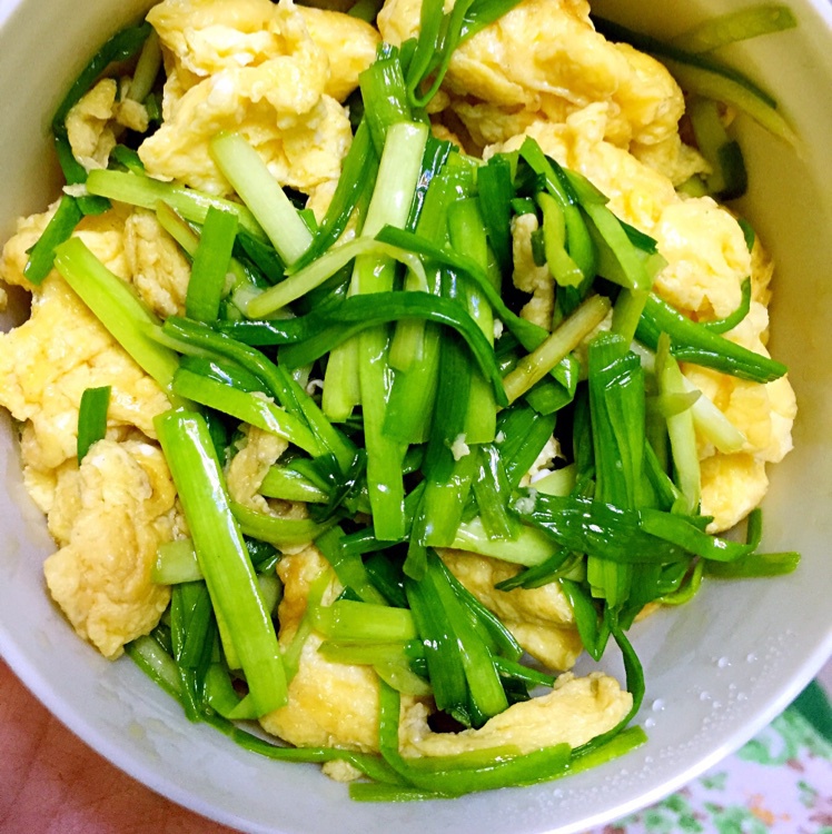 酸酸姑娘做的蒜苗炒鸡蛋