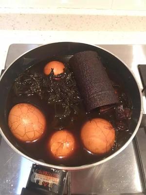 满屋飘香：五香茶叶蛋的做法 步骤11