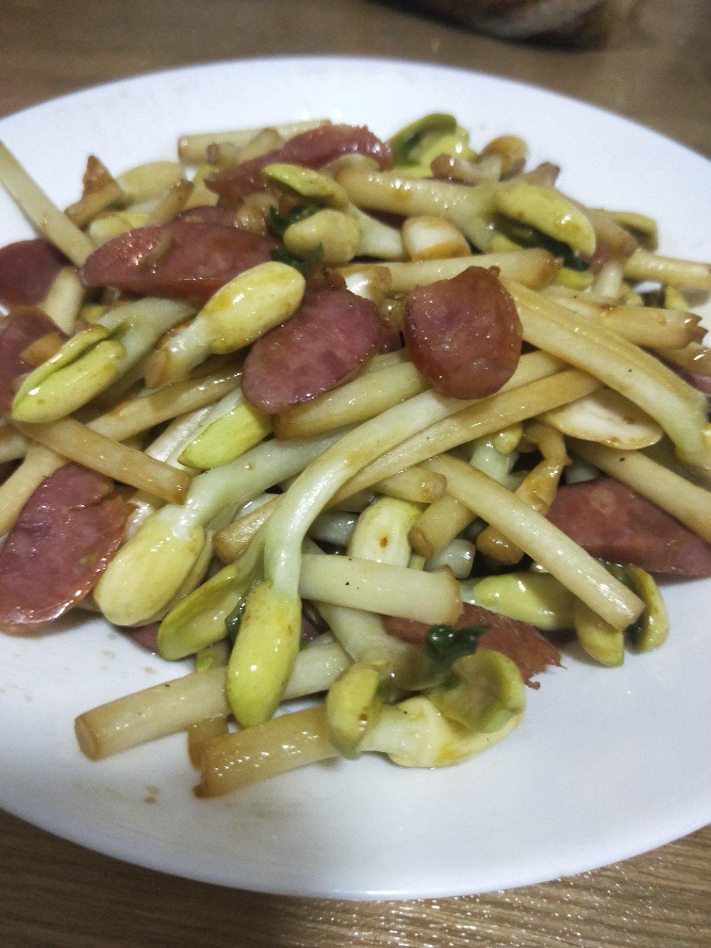 花生苗炒香肠