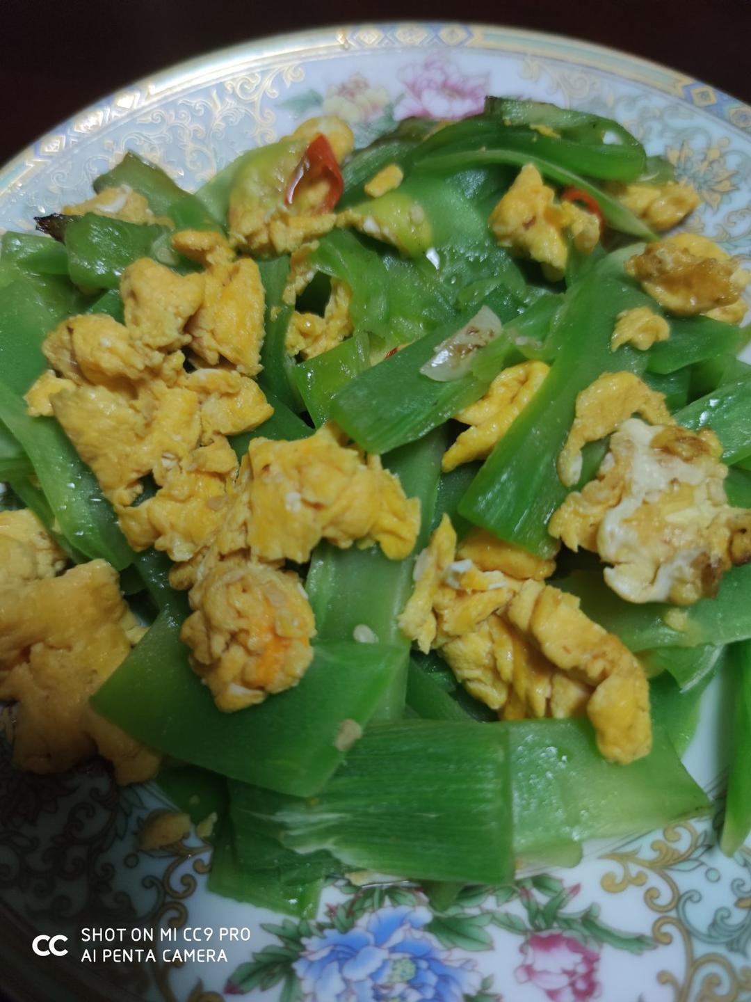 莴笋炒鸡蛋