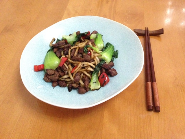 黑椒牛柳炒乌冬面