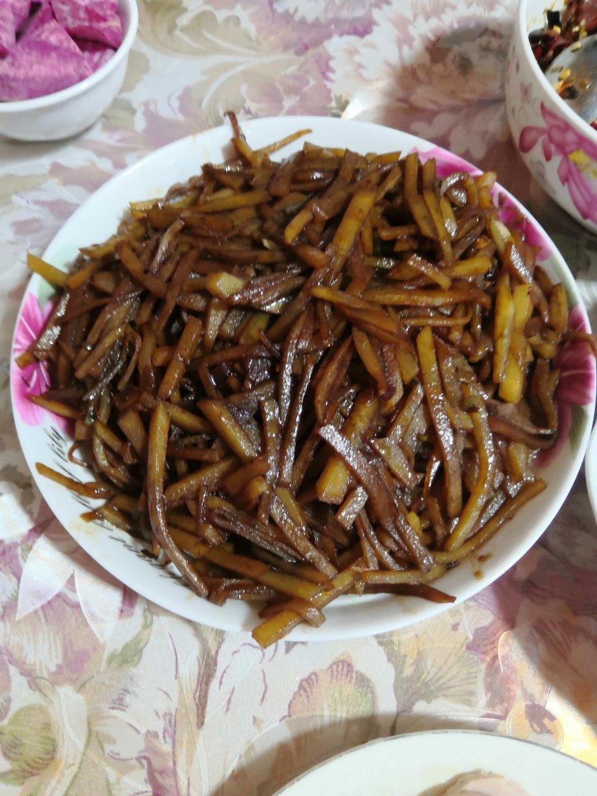厨师长教你：“炝炒土豆丝”的家常做法，口感爽脆