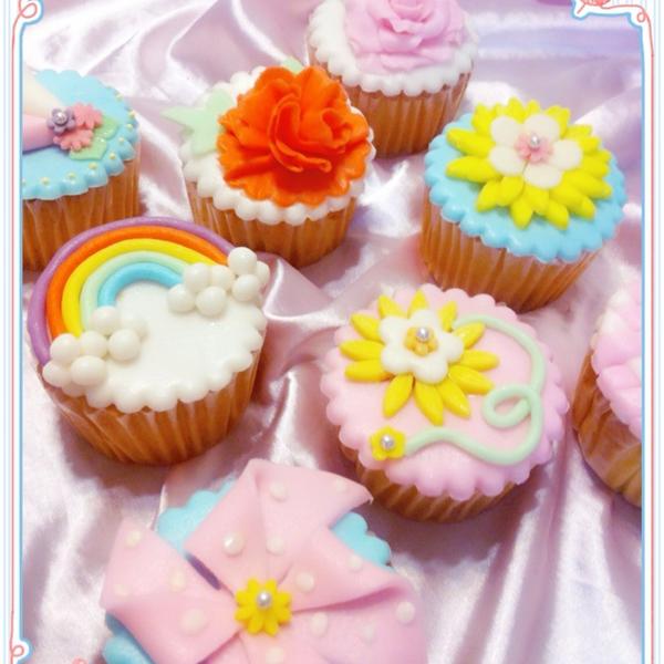 彩虹杯子蛋糕~第一个翻糖蛋糕~