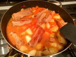 腐乳烧排骨土豆胡萝卜的做法 步骤7