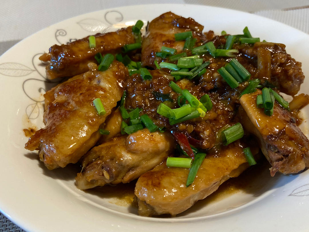 不要再可乐鸡翅了，求求你试试蒜香鸡翅吧，香味捅破天花板！