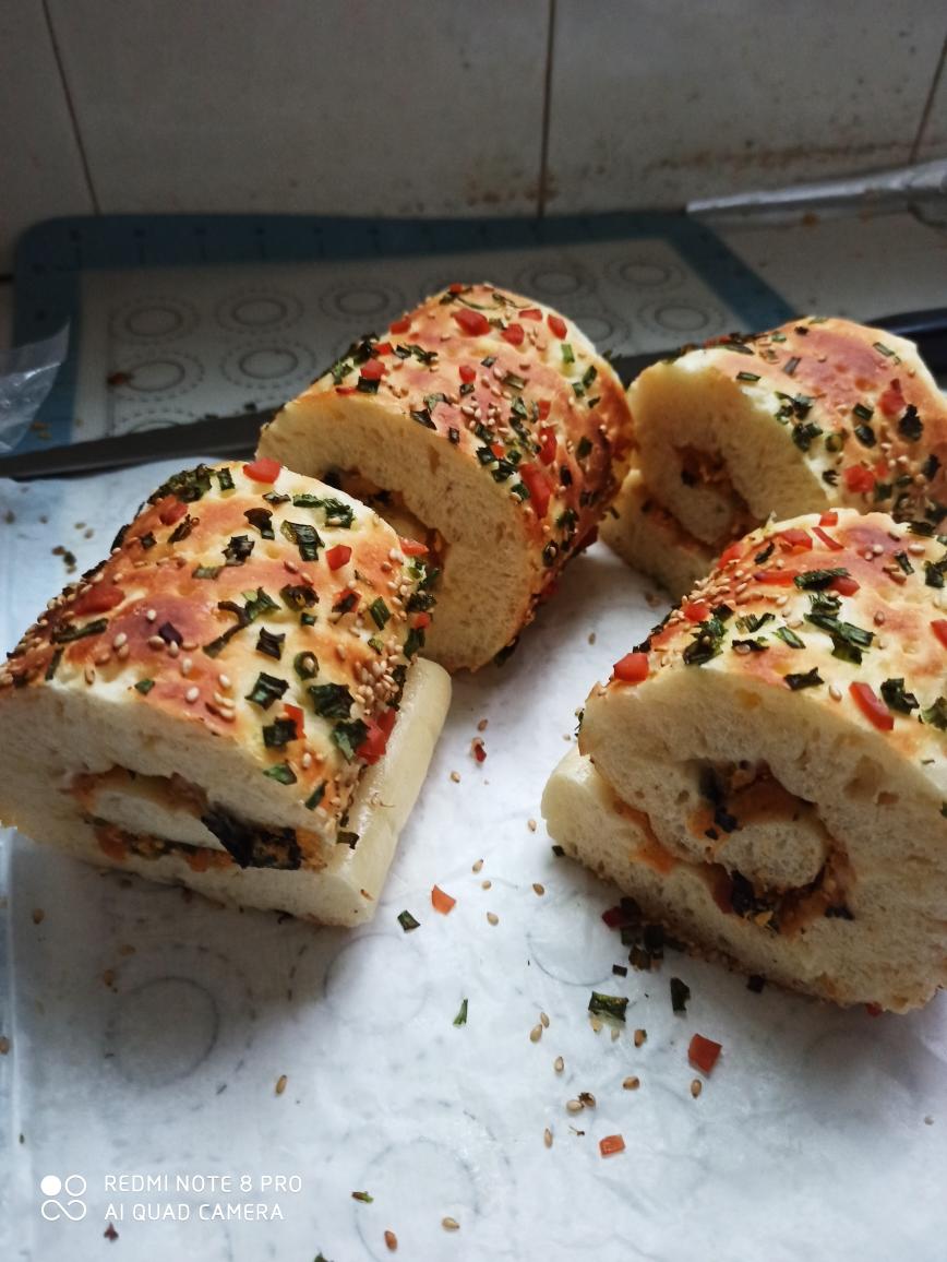 香葱肉松面包卷！面包店经典~咸香松软好吃哭！