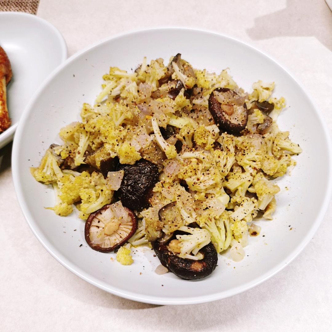 西式炒蘑菇花菜