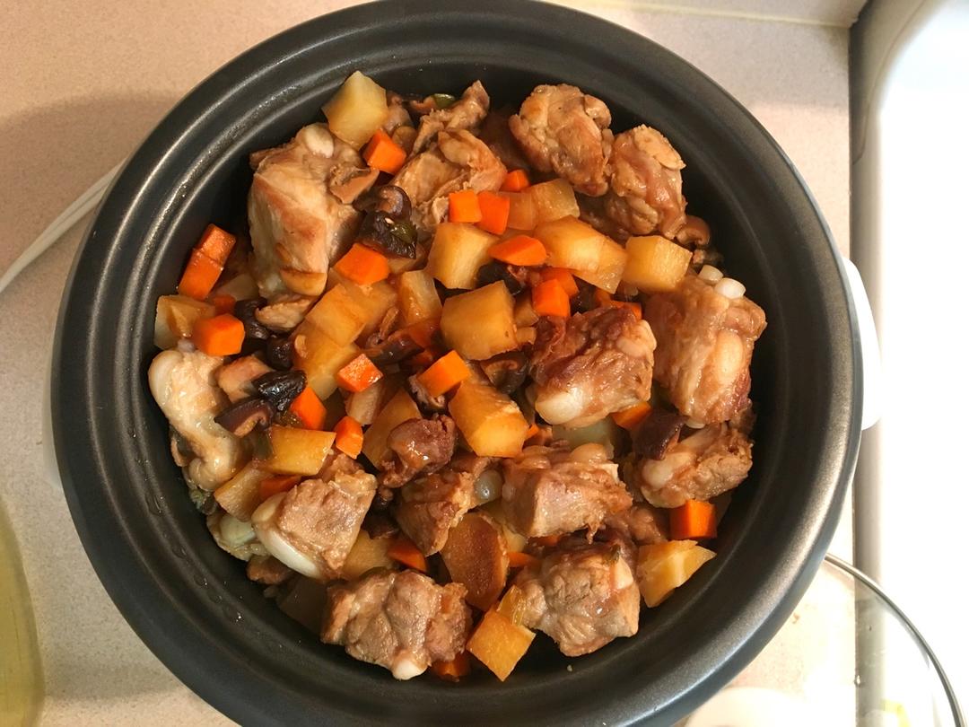 喷香排骨焖饭（爆好吃）