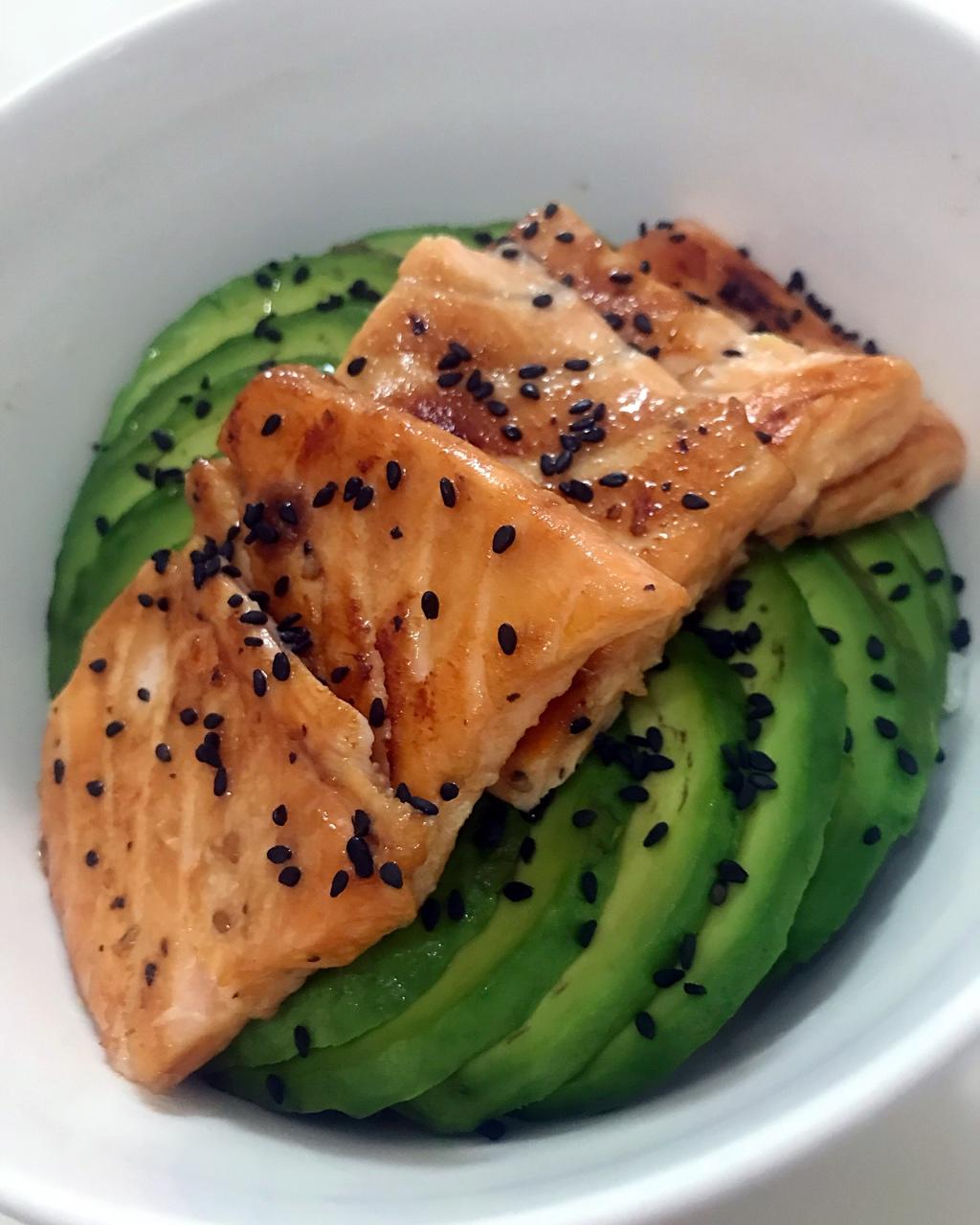 三文鱼牛油果拌饭