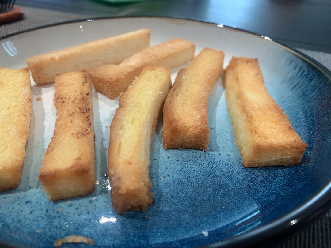 黄油焦糖面包条