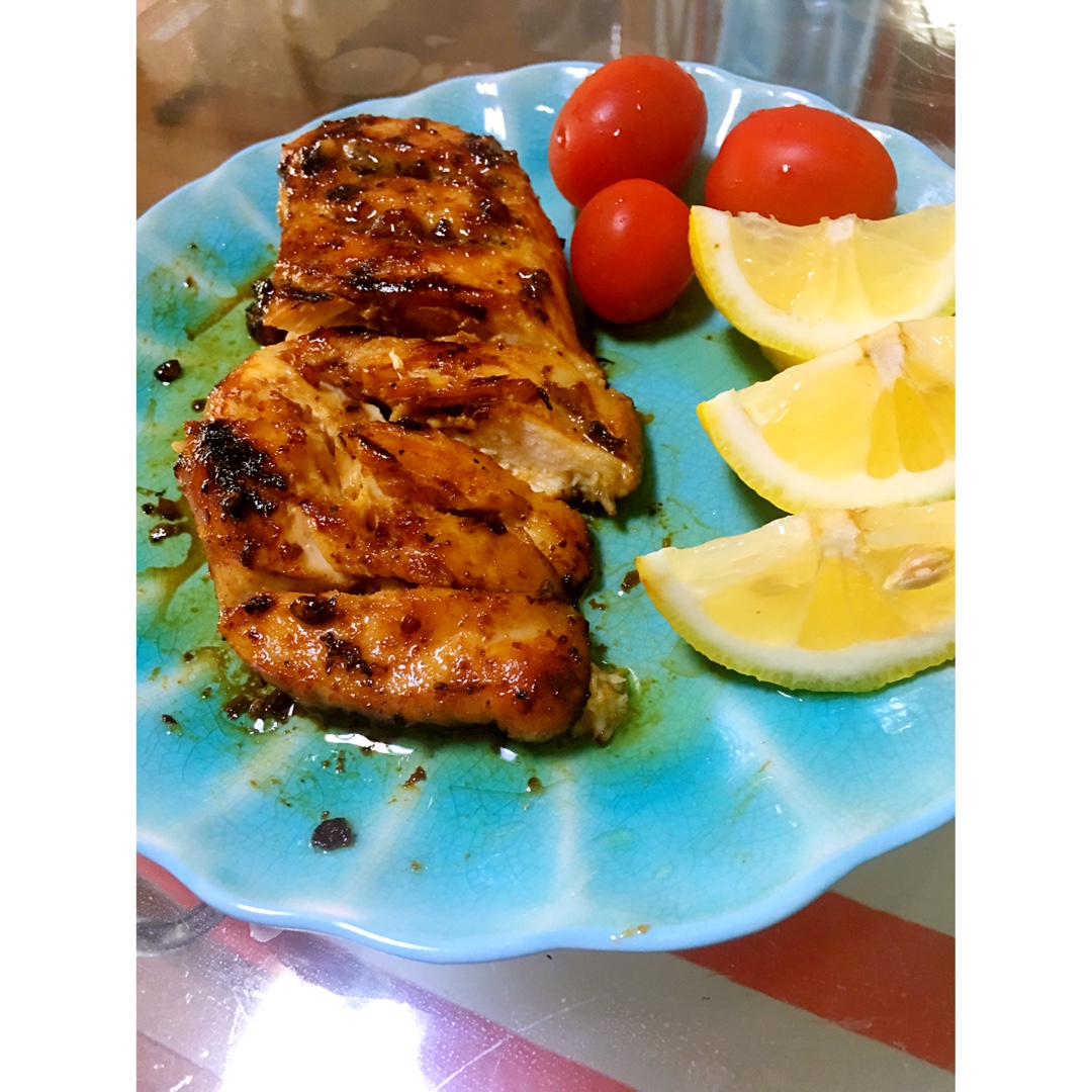 酷炫屌炸天好吃的煎鸡胸肉（香蒜蜂蜜煎鸡胸肉）