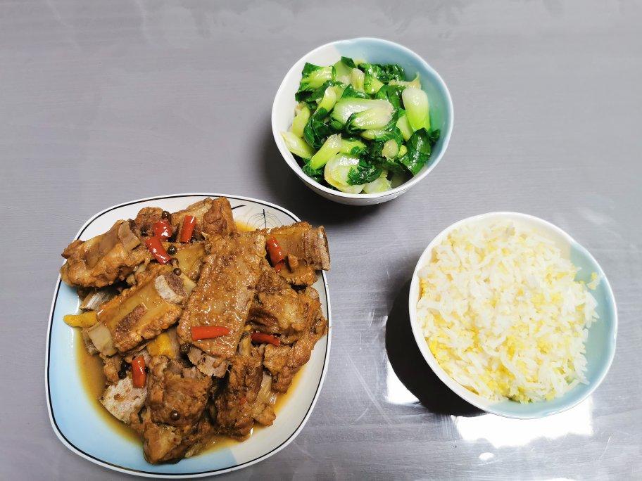 啤酒烧排骨（好吃到吼吼～）