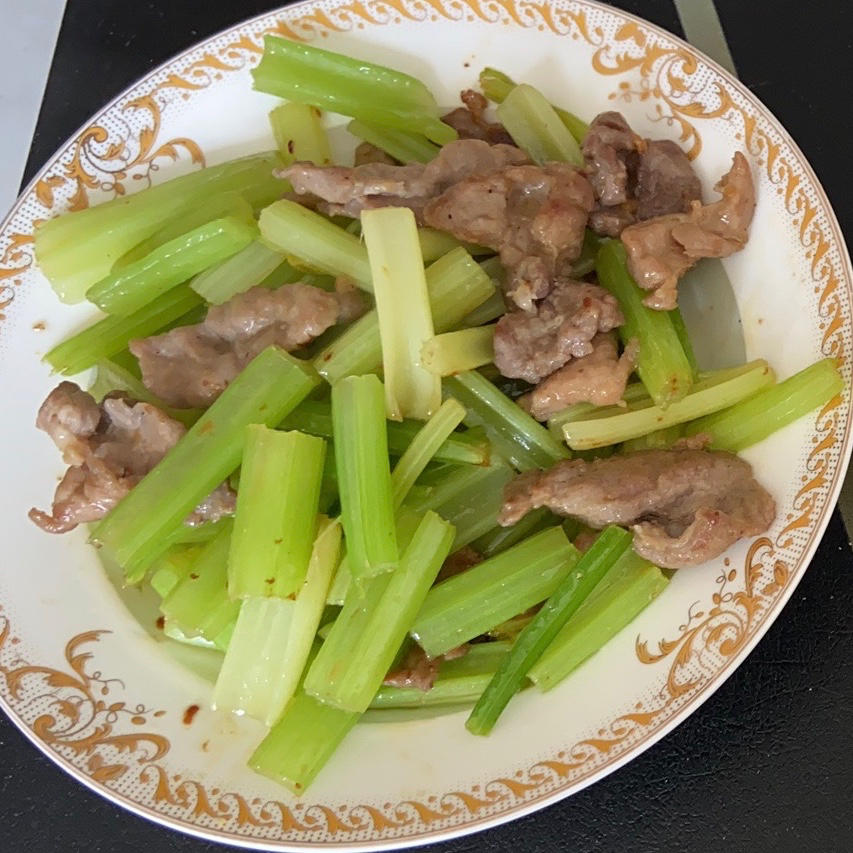 芹菜炒肉