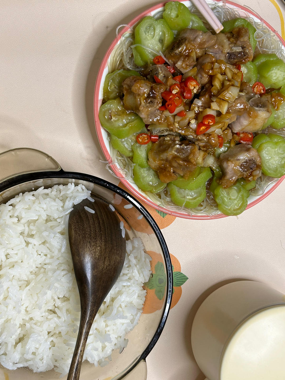 蒜香排骨蒸丝瓜