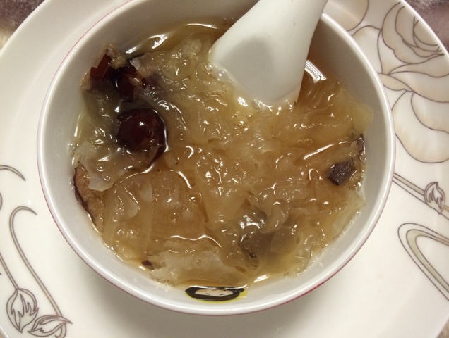冰糖银耳红枣羹
