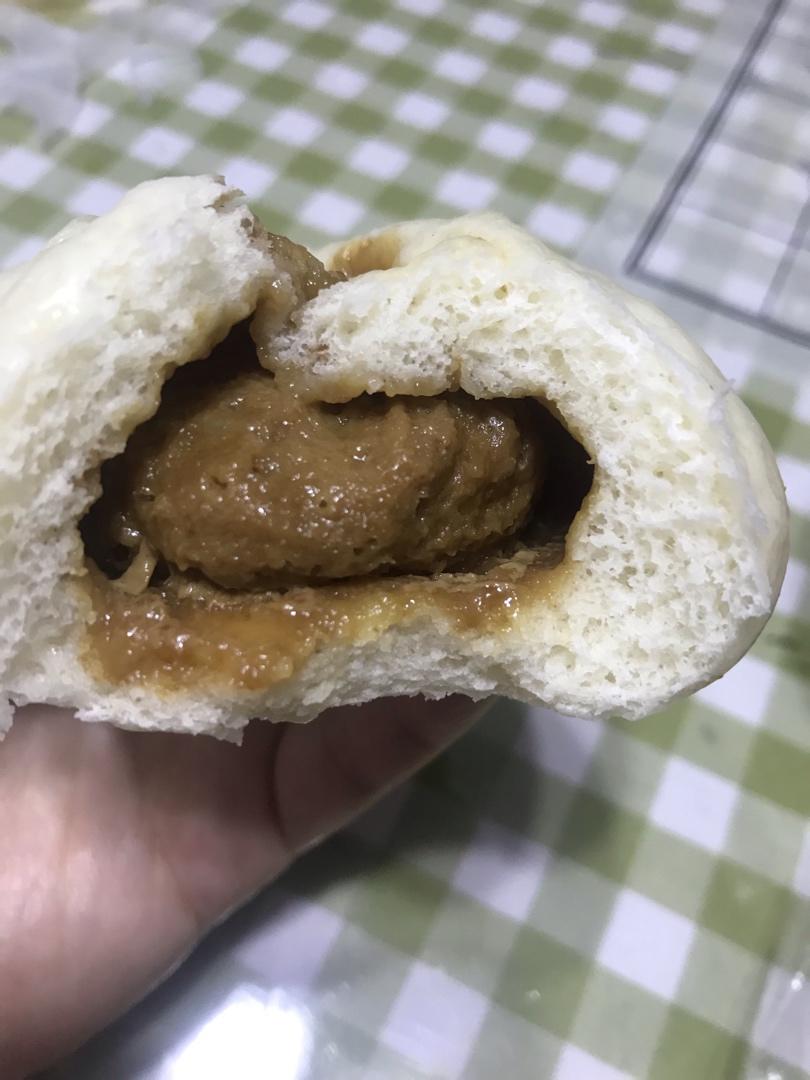 松软多汁的肉包子