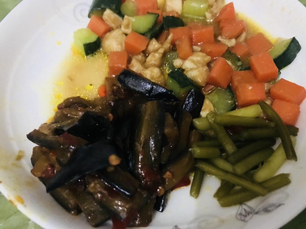 胡萝卜黄瓜鸡胸肉