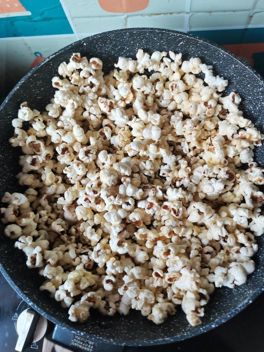 爆米花来了！！！超级简单易上手的焦糖/巧克力爆米花