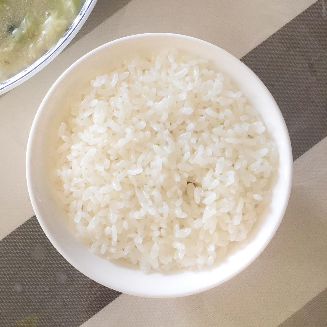 小向向l做的一个人的蒸米饭