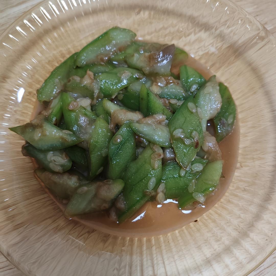 素炒丝瓜|这样做绝了！简单又好吃！
