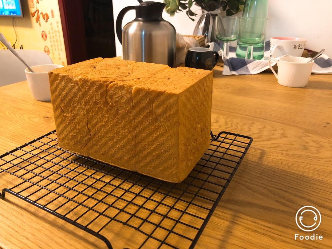 老面包土司！（普通面粉，植物油也可以做出好面包！小时候的味道。。。）