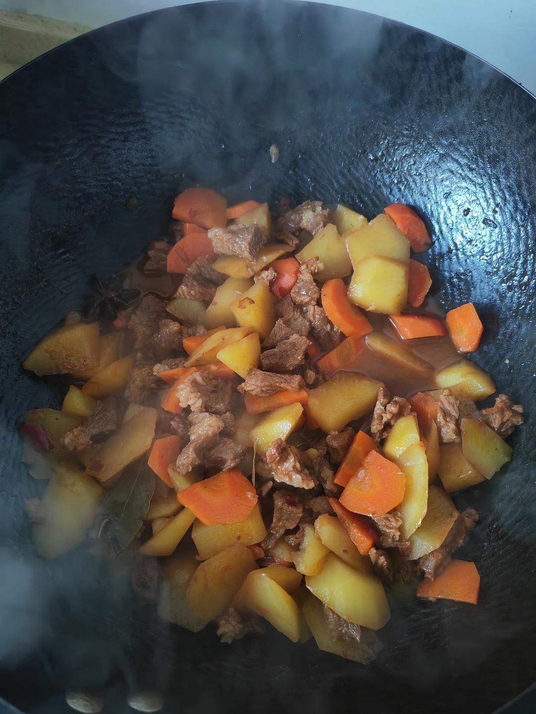 牛肉烧土豆（土豆清爽不糊，比你想象要简单多了）