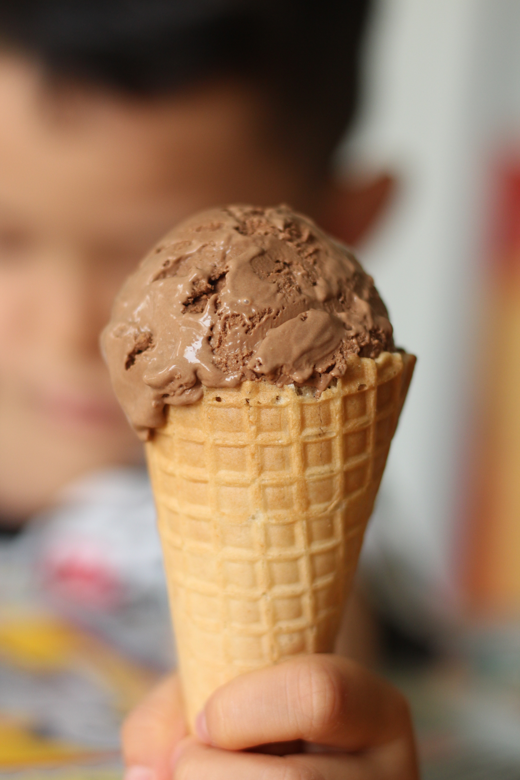 丝滑浓郁巧克力冰淇淋