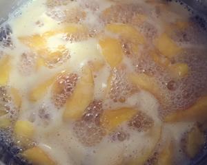 黄桃奶冻&黄桃罐头的做法 步骤4