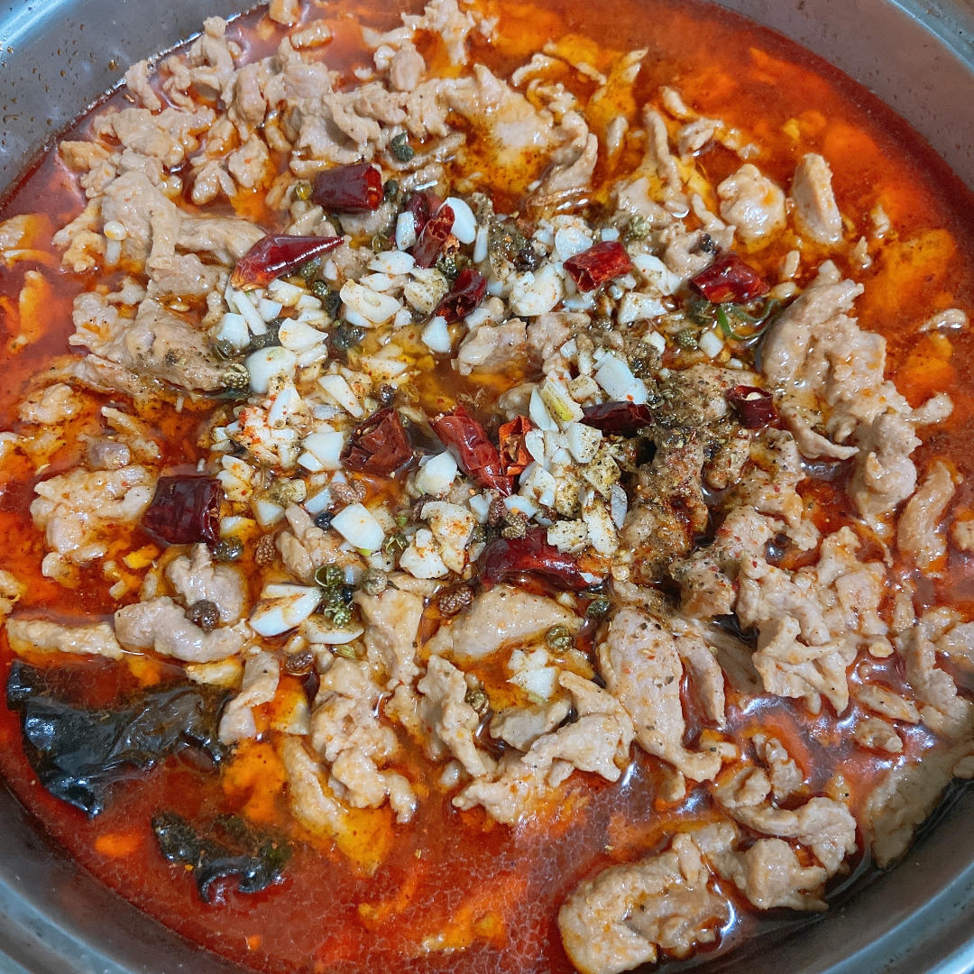 请保持体重吧做过水煮肉片(肯定不翻车)多放辣的水煮肉片!