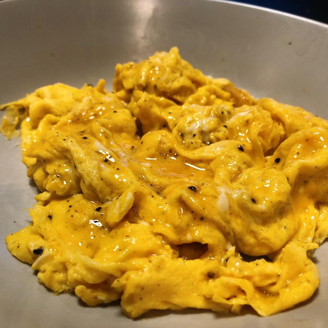 快手早餐｜在家就能做cafe的软嫩滑蛋