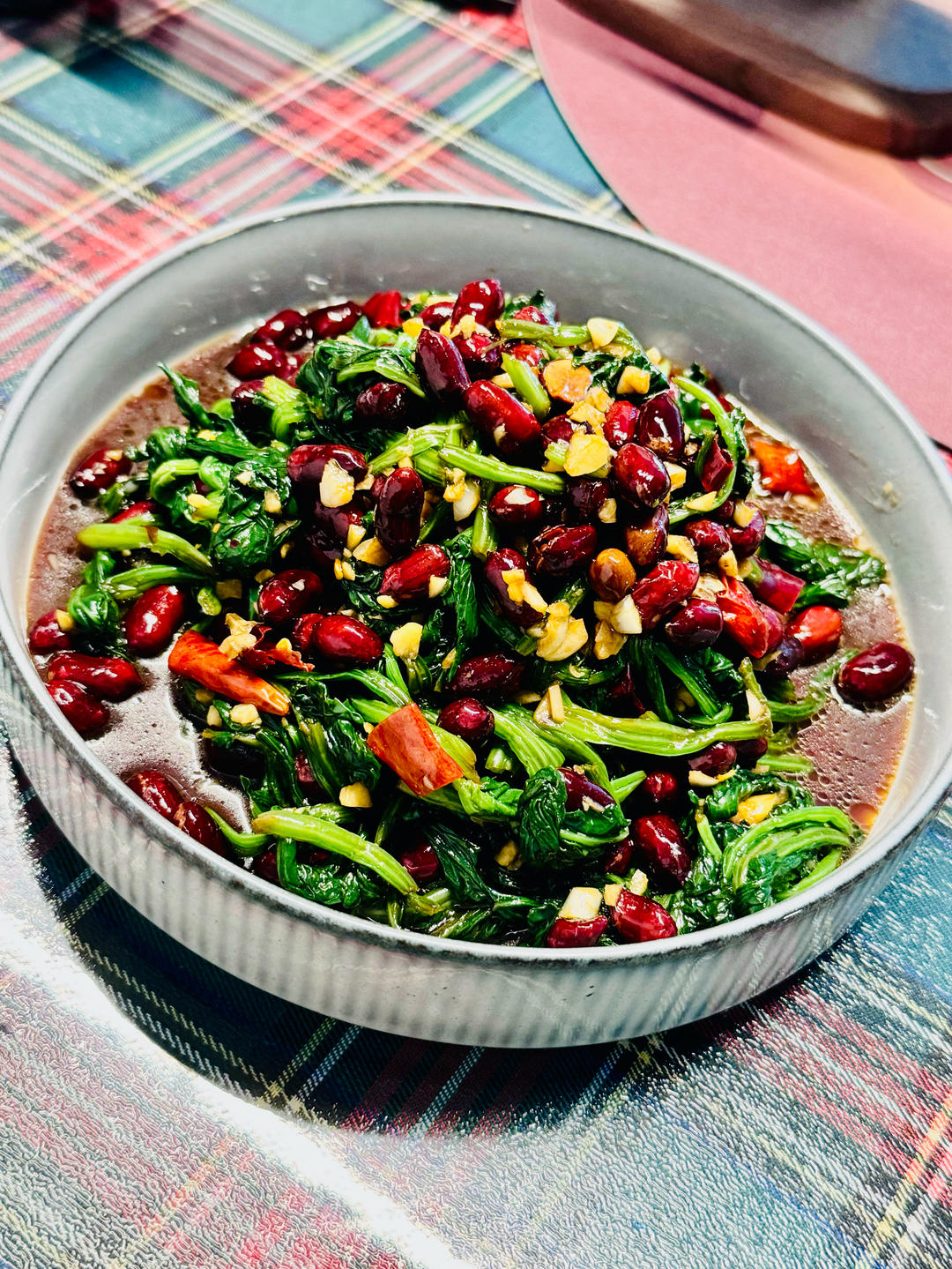 超级爽口的果仁菠菜（附零失误炸花生米的方法）