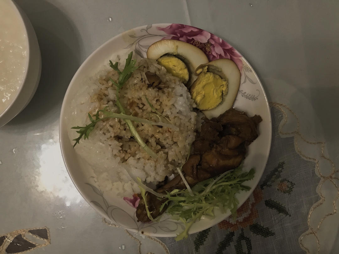 卤鸡腿饭
