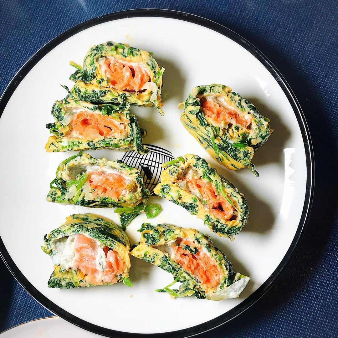 烟熏三文鱼菠菜蛋卷