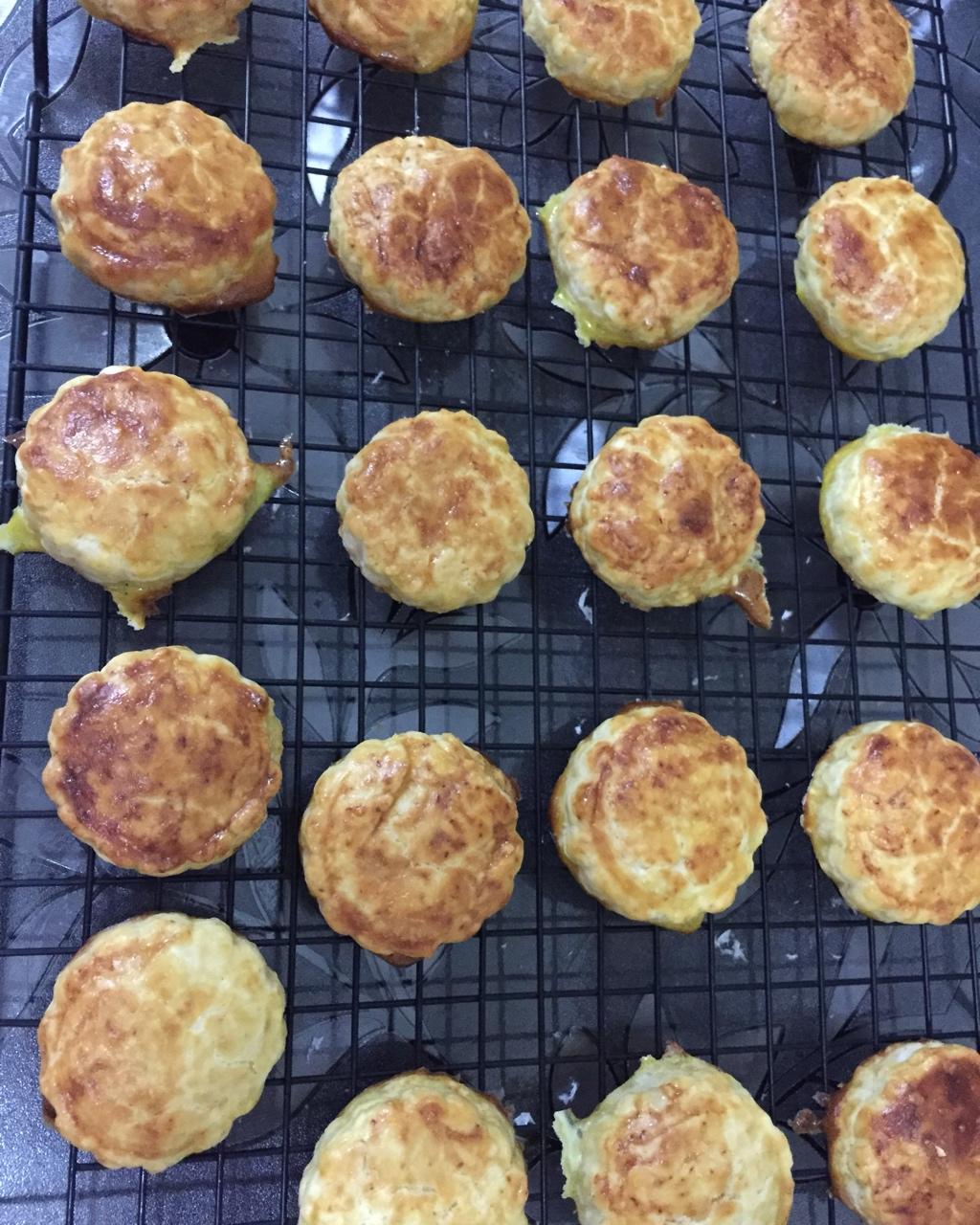 【视频】3分钟 奶油司康Scone(可能是世界上最快手的司康) 消耗淡奶油～