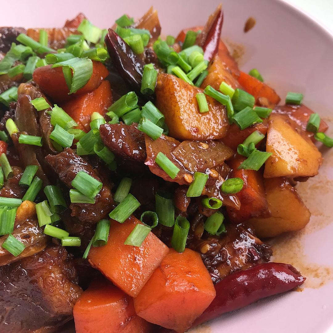 胡萝卜土豆烧牛腩