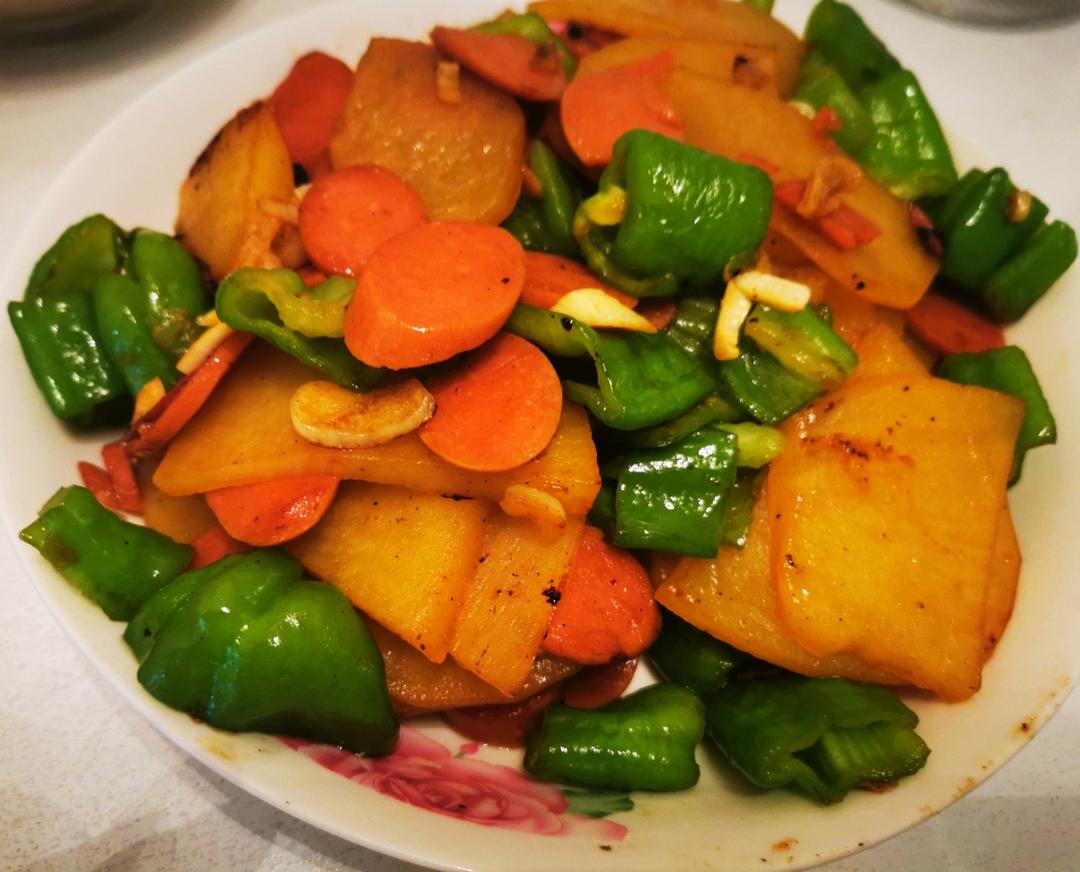 土豆片炒火腿肠