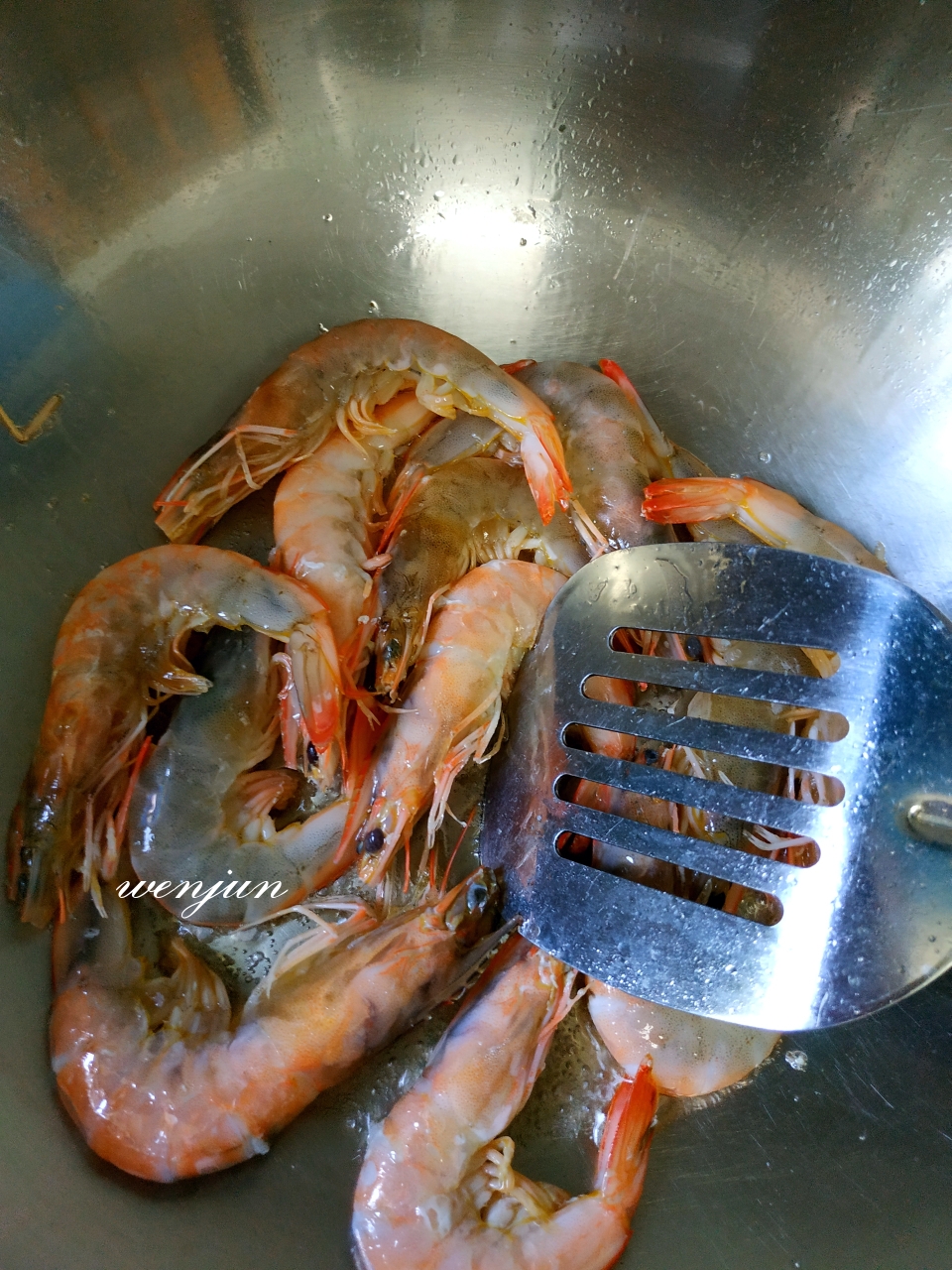 油焖茄汁大虾的做法 步骤3
