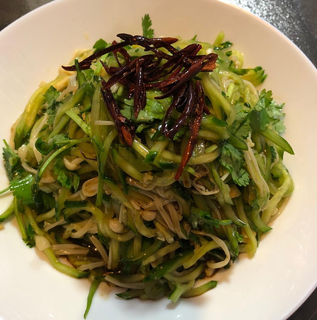 金针菇拌黄瓜