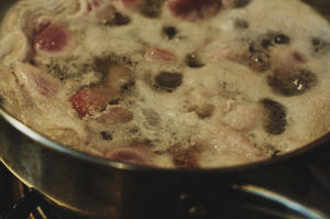 [山姆厨房]青边鲍鱼干贝猴头菇瘦肉汤的做法 步骤3