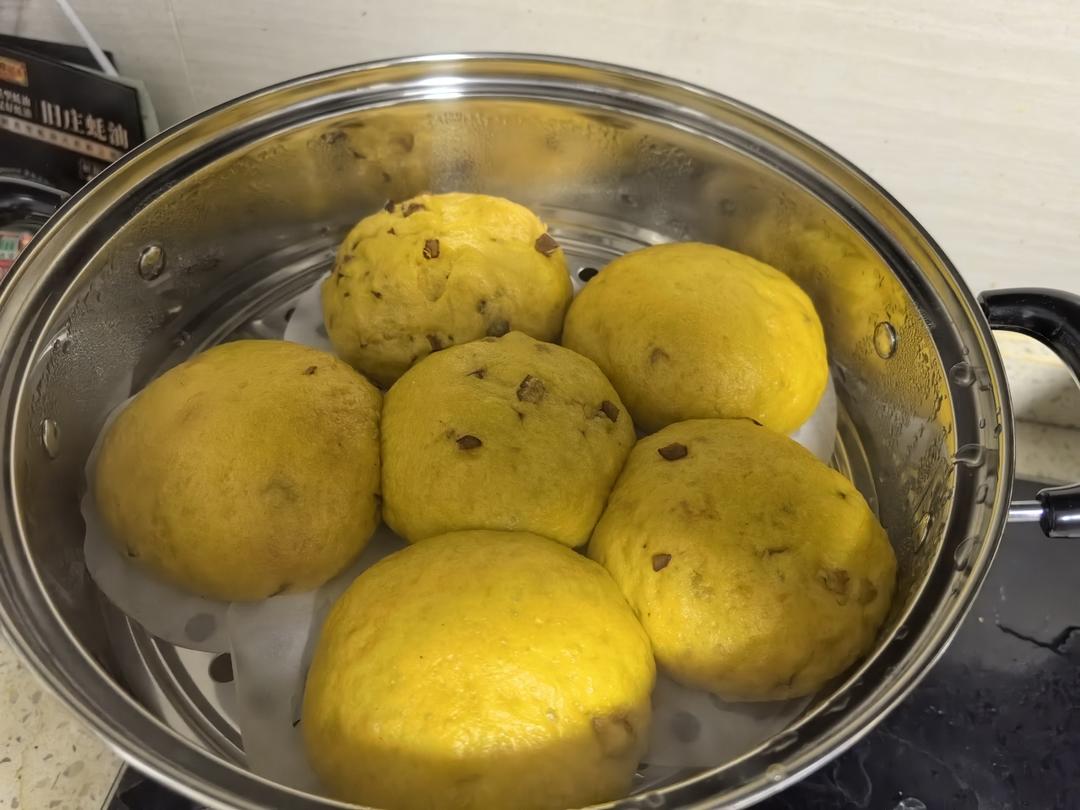 不加一滴水的南瓜开花馒头，纯南瓜泥和面，无需泡打粉，枣香浓郁个个开花