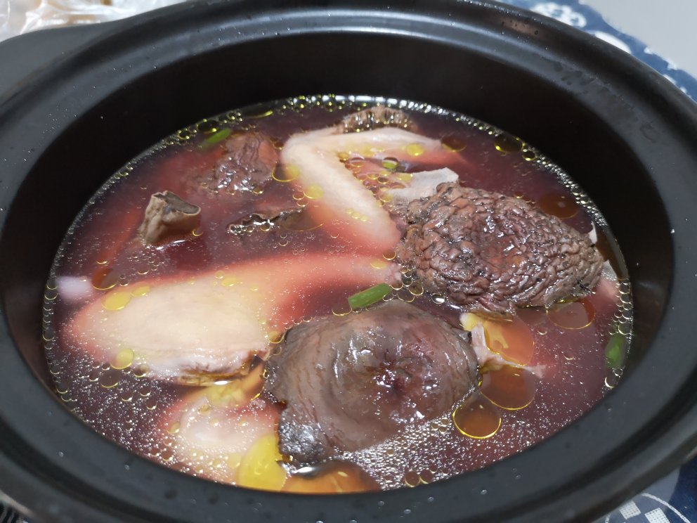 排骨红菇汤