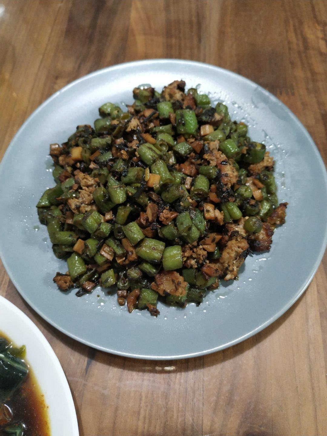 【橄榄菜四季豆拌面】