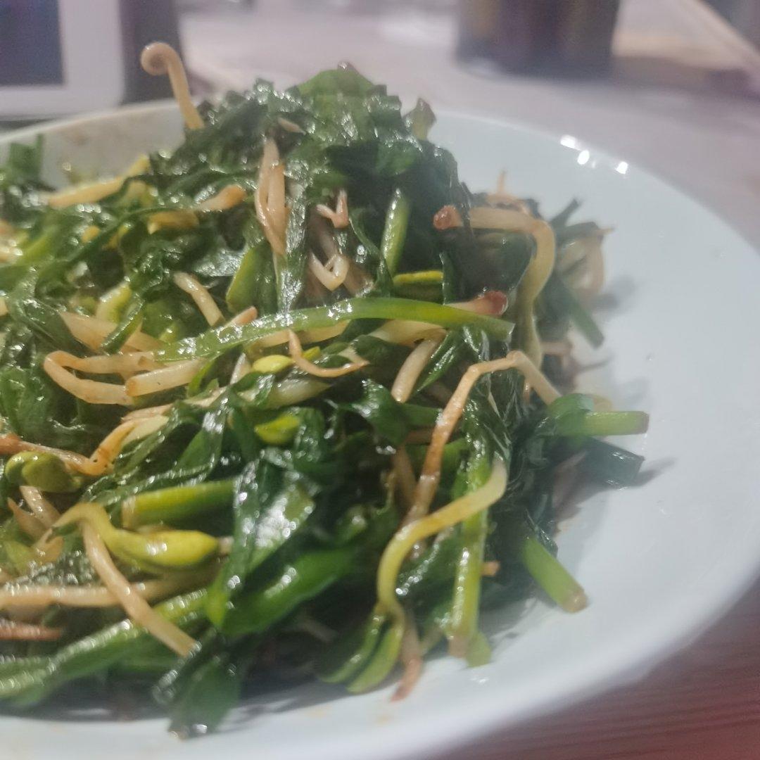 韭菜炒黄豆芽