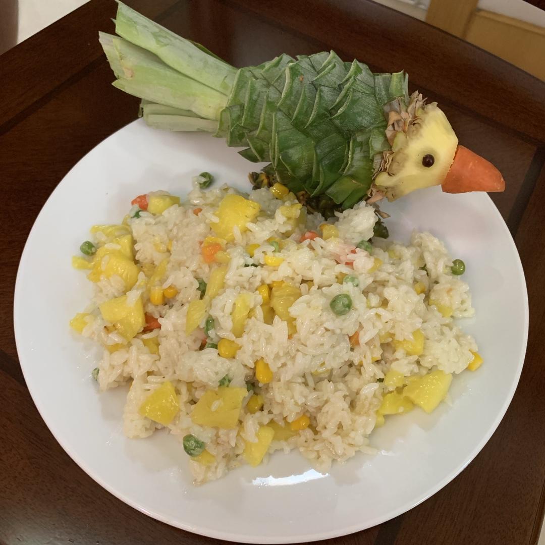 鸟语花香菠萝炒饭