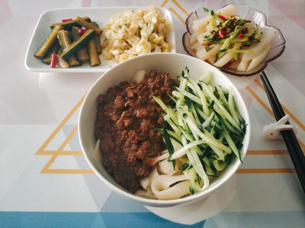 校园回忆版炸酱面