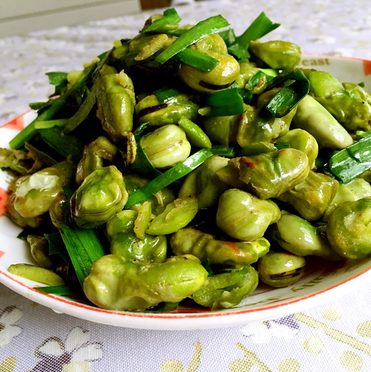 我是鱼儿妈做的韭菜炒蚕豆