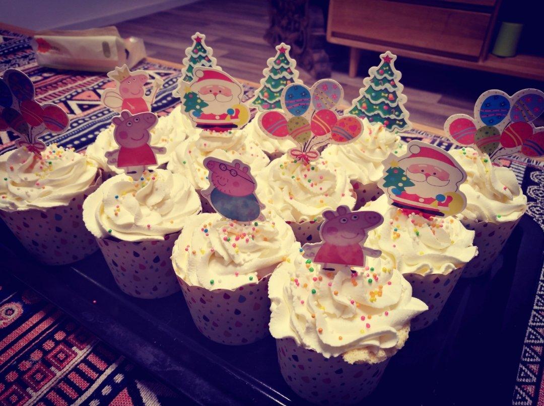 软绵绵戚风纸杯蛋糕