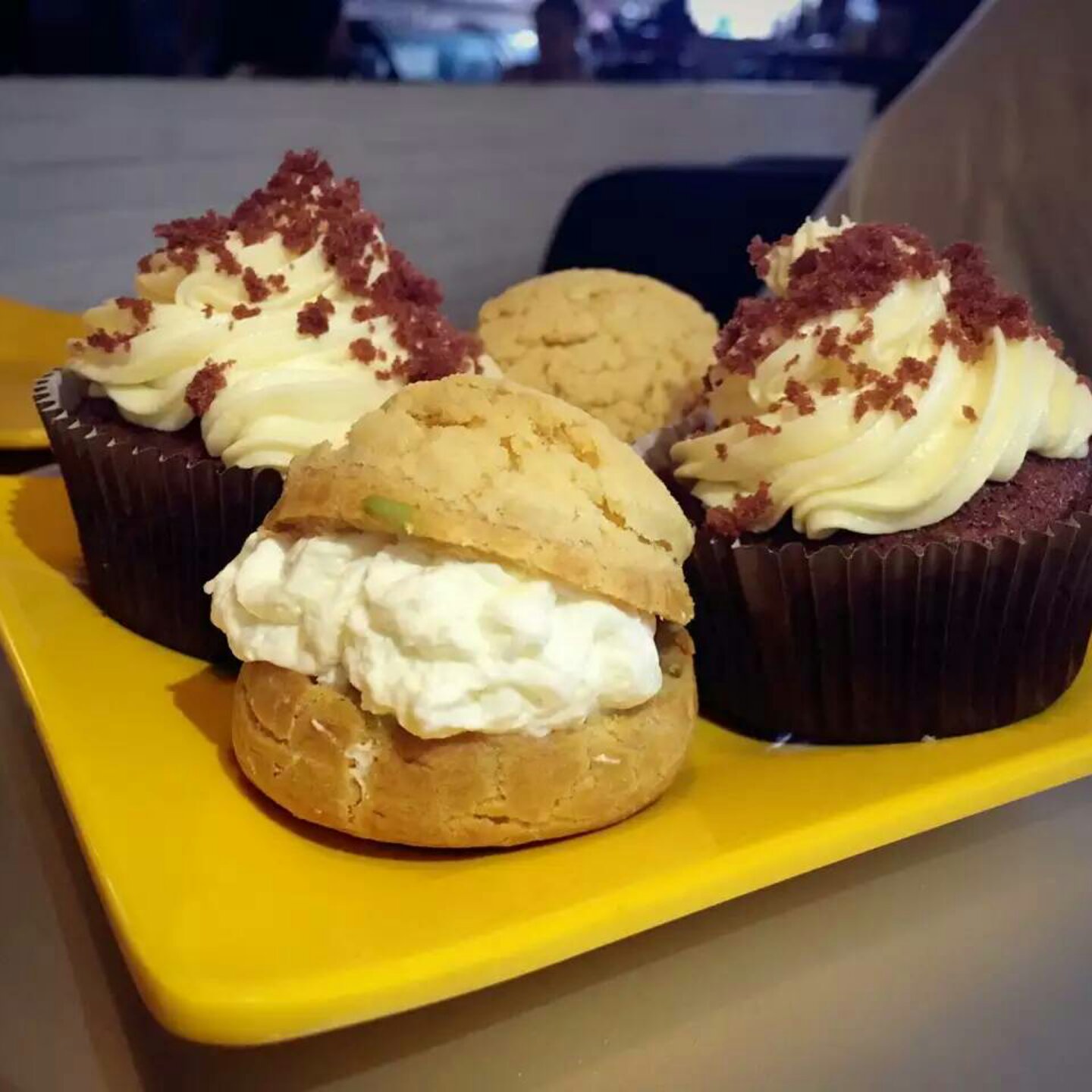 浓郁抹茶酥皮泡芙