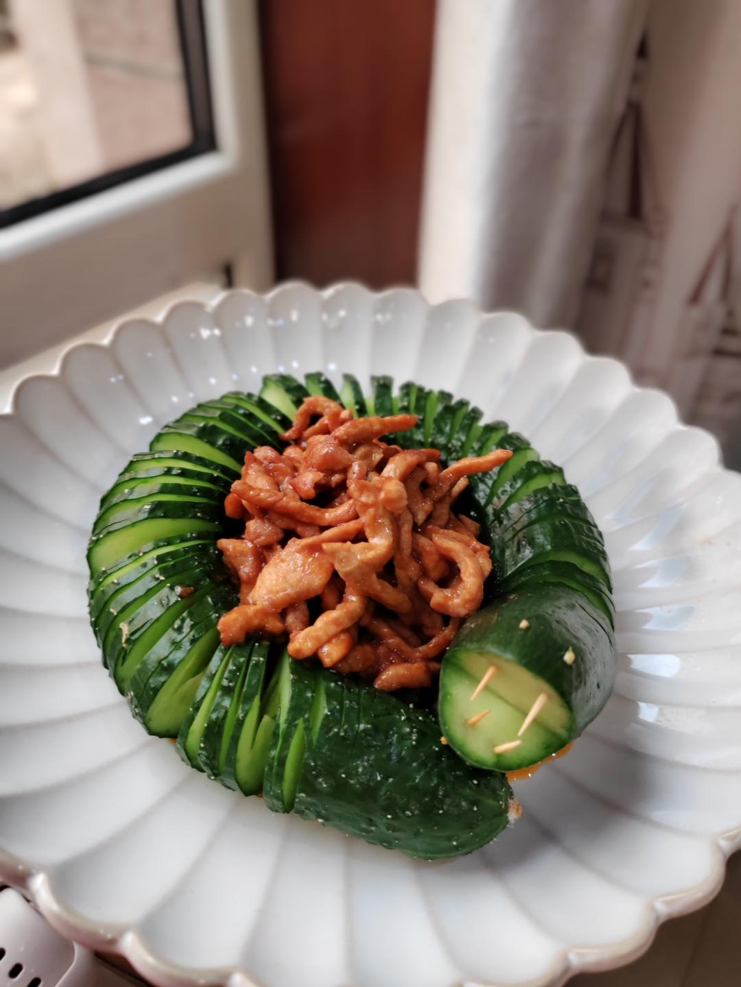 蛇年大吉｜蓑衣黄瓜手撕鸡（🧧春节宴客凉菜集锦）